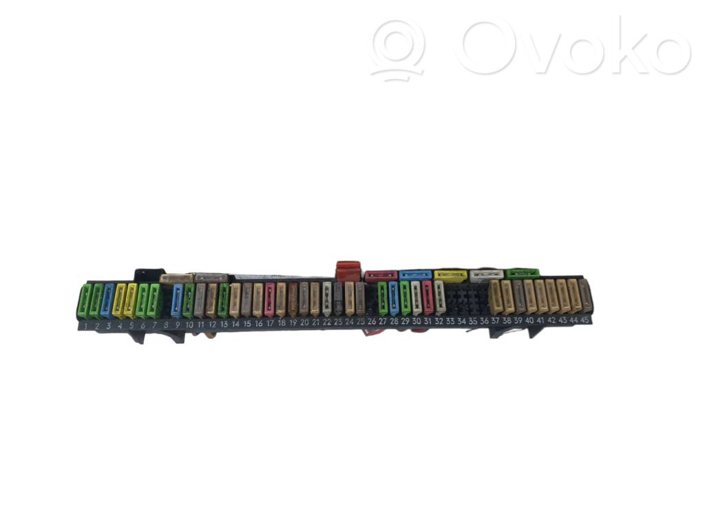 Fuse module   8366570