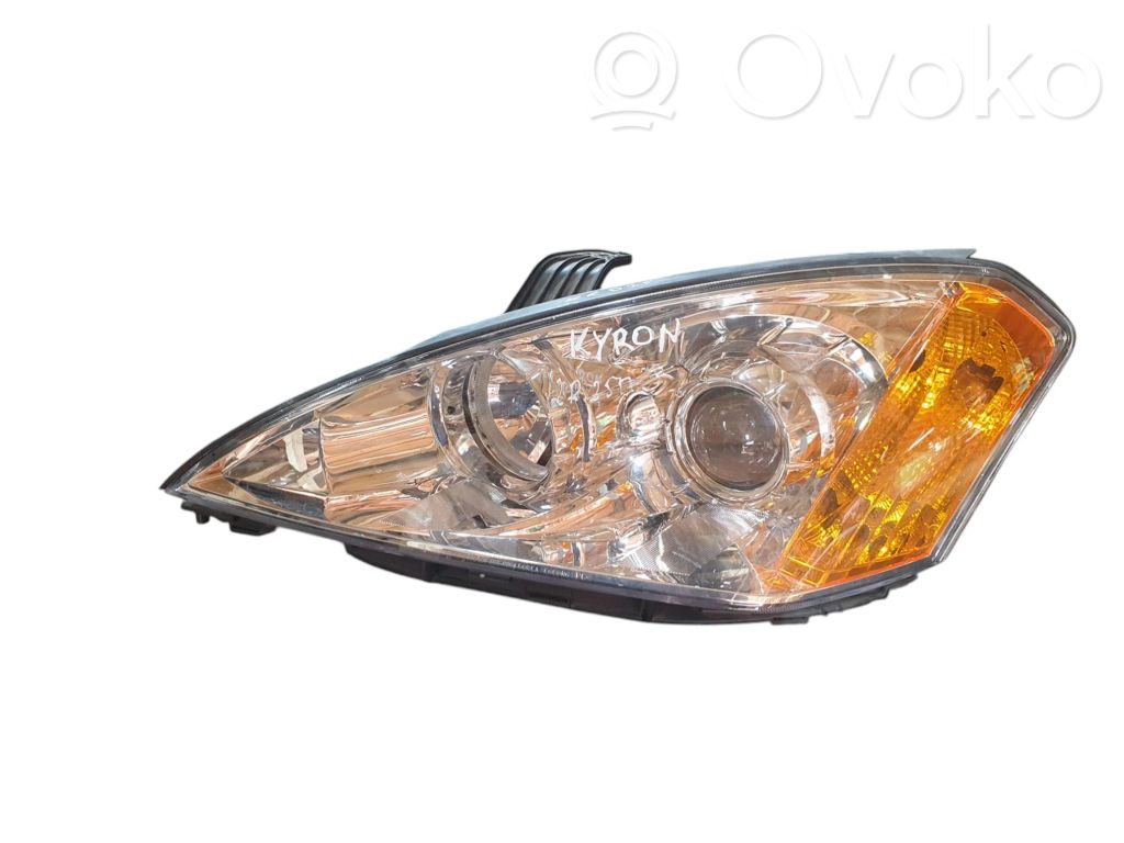 SsangYong Kyron Lampa przednia 