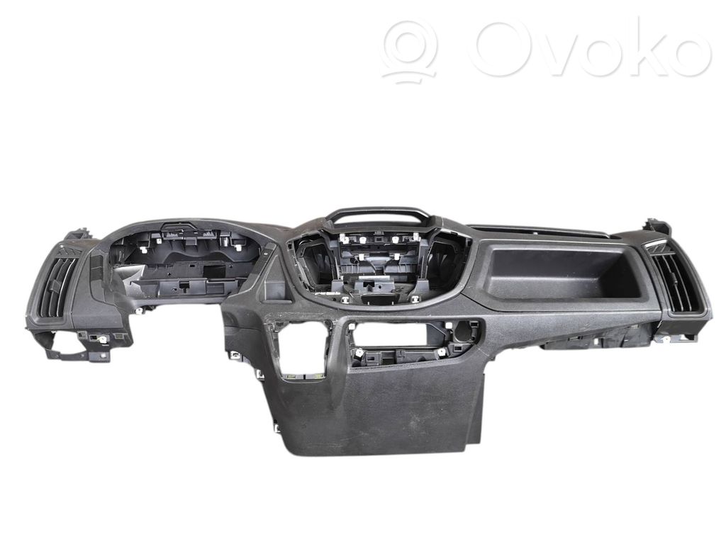 Ford Transit Panelė 