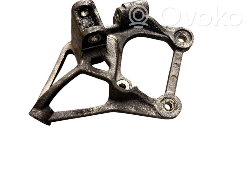 Citroen Berlingo Engine mounting bracket 