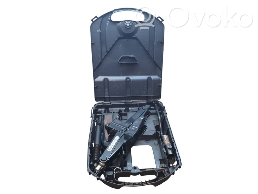 Renault Trafic III (X82) Tool set 