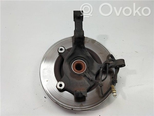 Opel Vivaro Zwrotnica koła przedniego 
