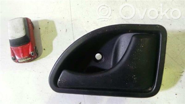 Renault Kangoo I Manecilla interna puerta delantera 
