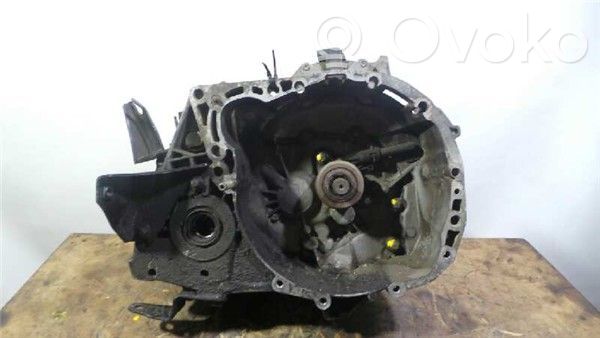 Nissan Micra Cutie viteze manuală cu 5 trepte 