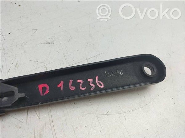 Ford Focus Front wiper blade arm 