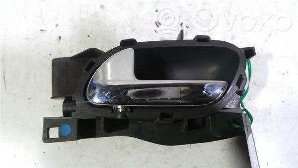 Peugeot 407 Priekinė atidarymo rankenėlė vidinė 