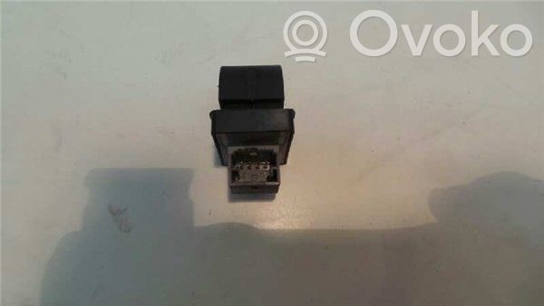 Audi A4 S4 B5 8D Elektrisko logu slēdzis 