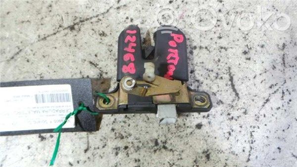 Audi A6 S6 C4 4A Tailgate/trunk/boot lock/catch/latch 