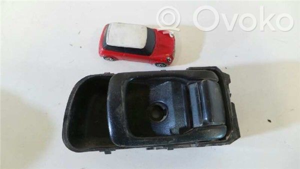 Nissan King Cab, Navara Manecilla interna puerta trasera 
