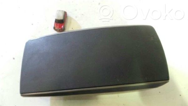 Toyota Corolla Verso AR10 Armlehne des Rücksitzes 