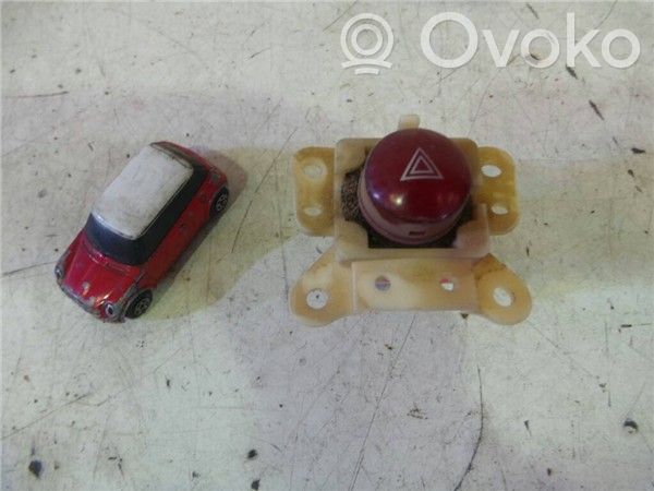 Mitsubishi L200 Botón interruptor de luz de peligro 
