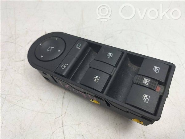 Opel Astra H Interruptor del elevalunas eléctrico 