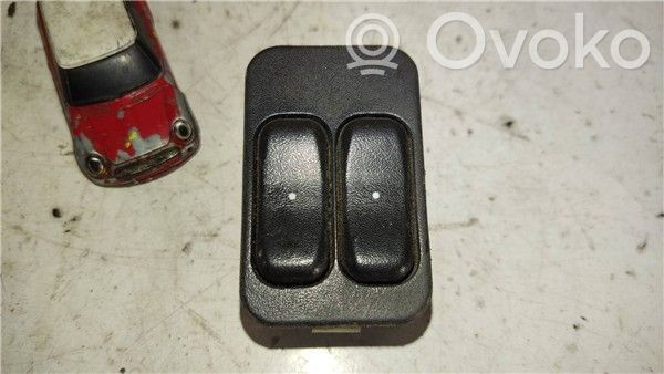 Opel Combo C Sähkötoimisen ikkunan ohjauskytkin 