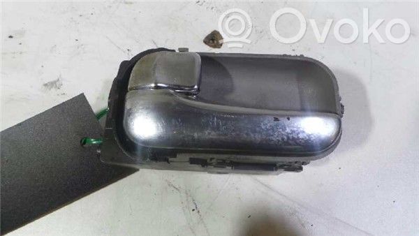 Nissan Almera Tino Galinė atidarymo rankenėlė vidinė 