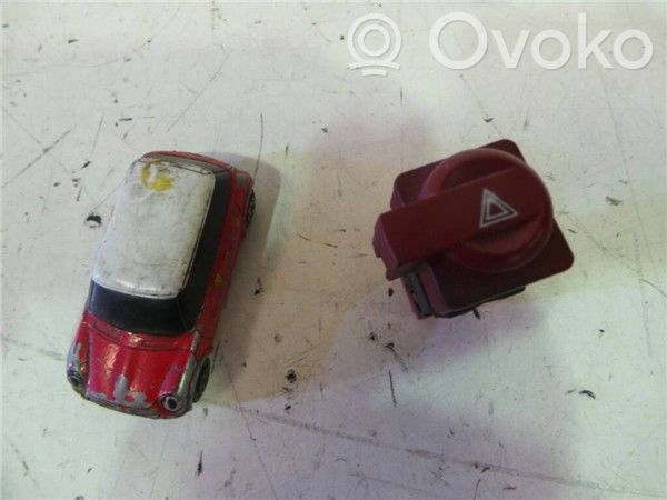 Citroen C4 I Avārijas lukturu slēdzis 