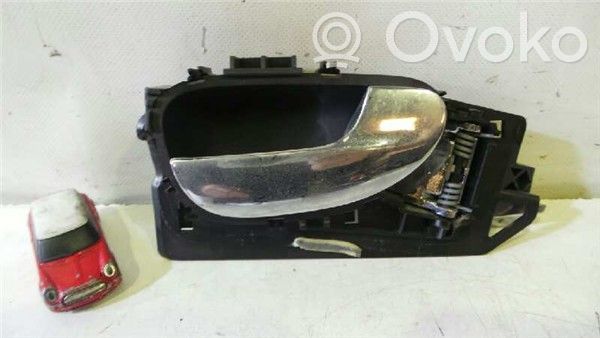 Peugeot 307 Priekinė atidarymo rankenėlė vidinė 