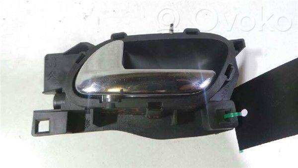 Peugeot 407 Front door interior handle 