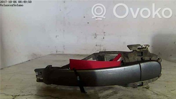 Volkswagen PASSAT B5.5 Front door exterior handle 