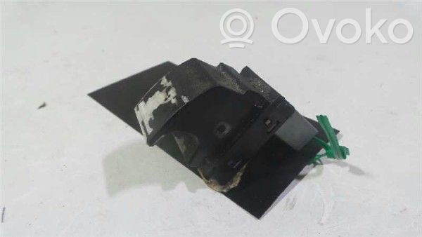 Volkswagen Golf V Electric window control switch 