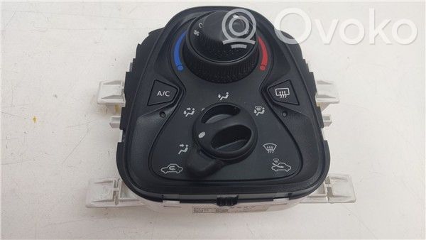 Toyota Aygo AB10 Comutator aer condiționat (A/C) 