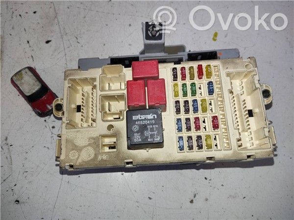 Fiat Stilo Unidad de control/módulo de carrocería central 