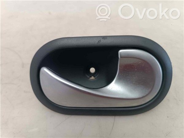 Renault Clio III Manecilla interna puerta trasera 