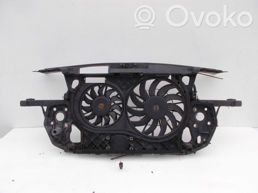 Radiatoru panelis   4B0805499B