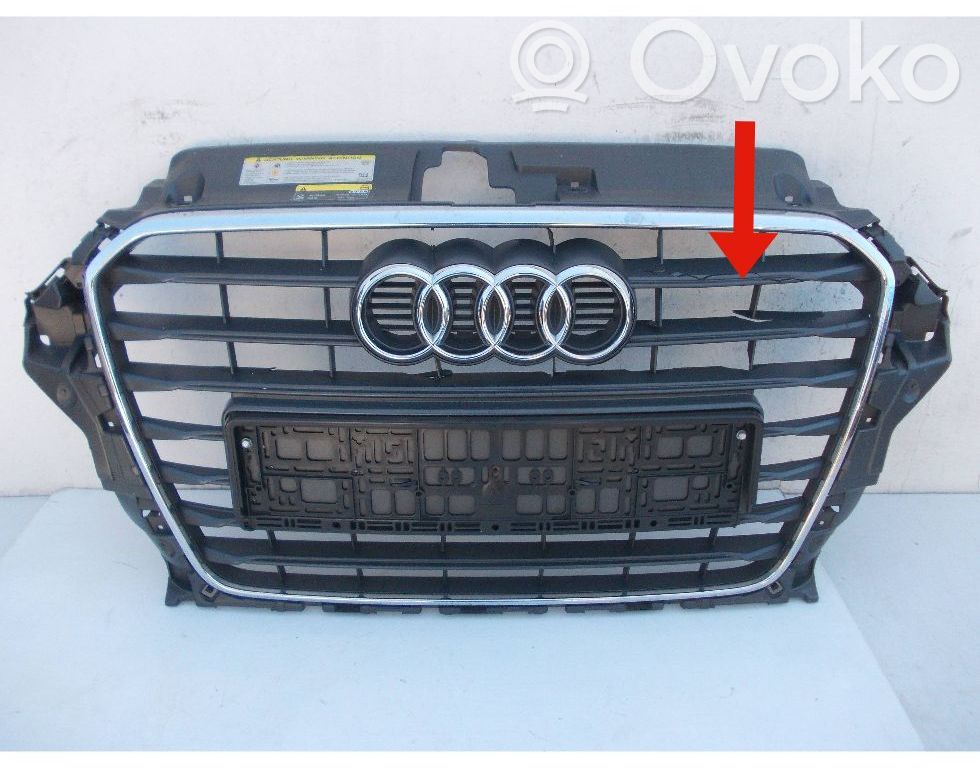 Audi A3 S3 8V Etupuskurin ylempi jäähdytinsäleikkö 