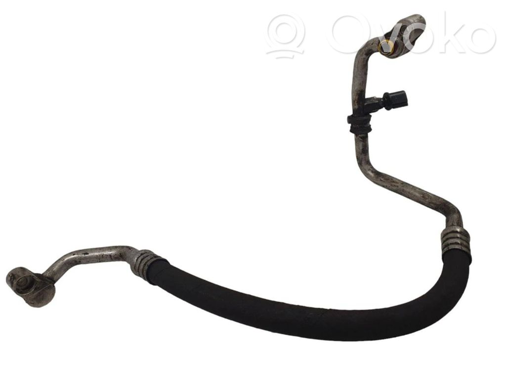 Audi Q7 4L Ilmastointilaitteen putki (A/C) 