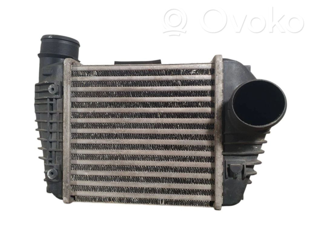 Audi A6 S6 C6 4F Interkūlerio radiatorius 