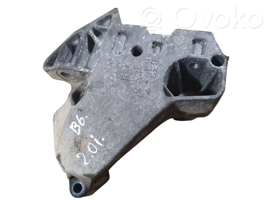 Volkswagen PASSAT B6 Engine mounting bracket 