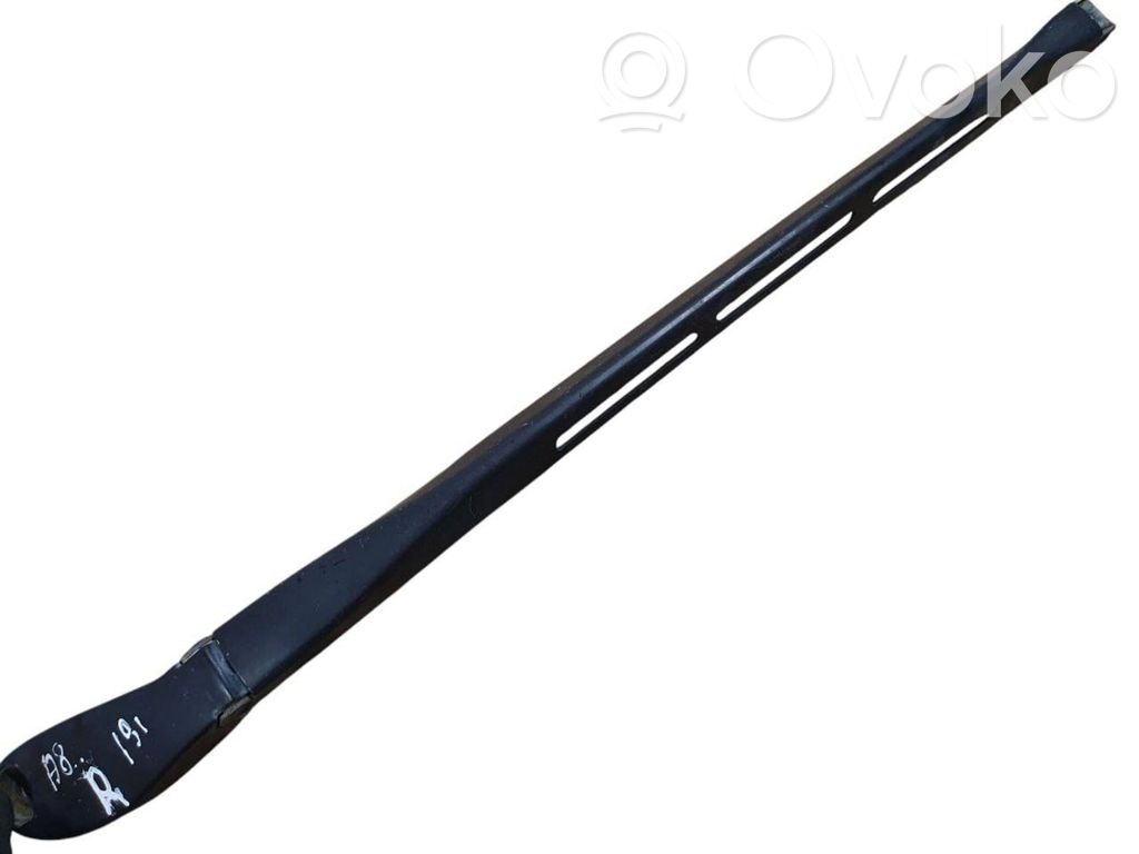 Audi A8 S8 D3 4E Brazo del limpiaparabrisas delantero 