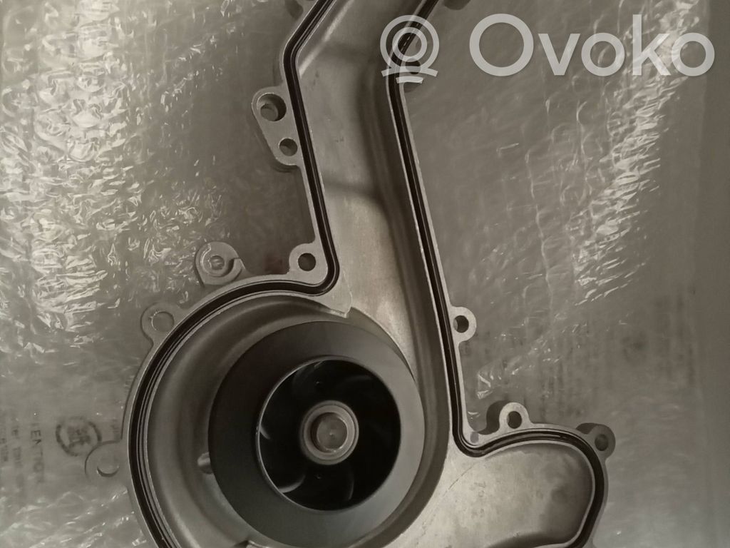 Audi A4 S4 B9 Water pump 