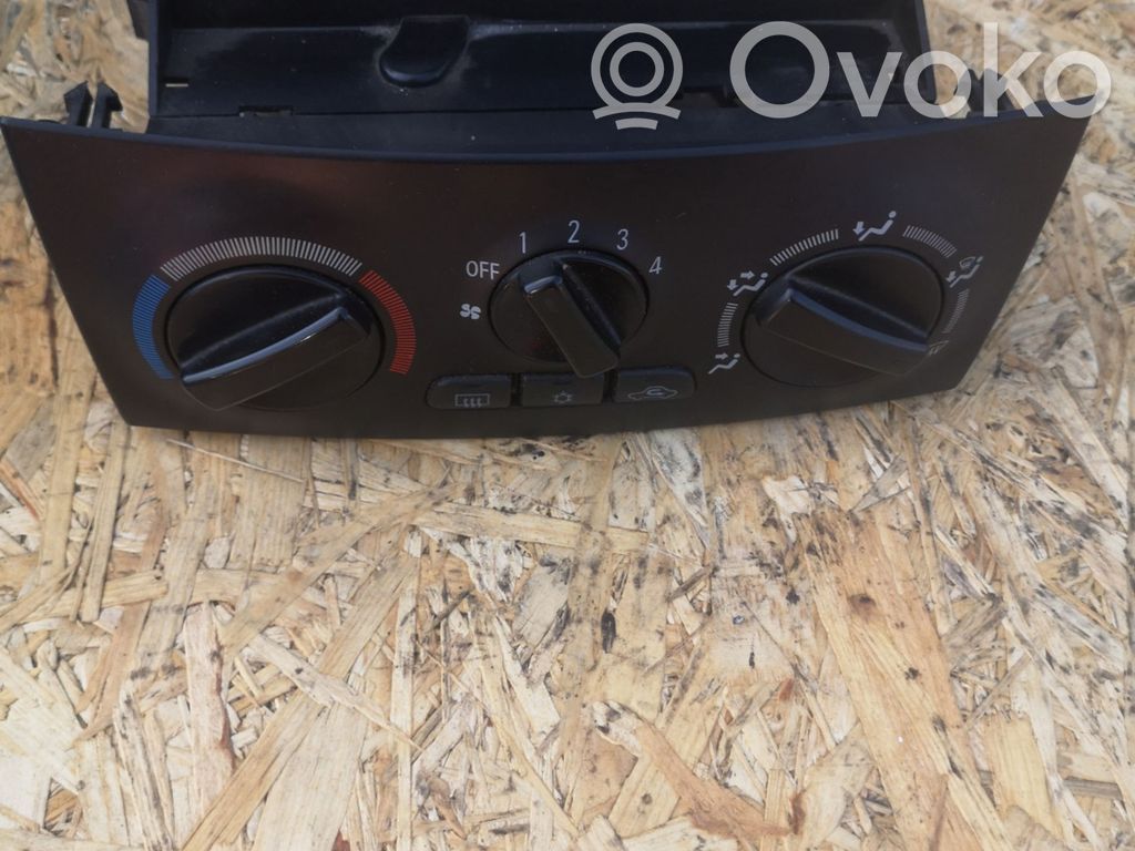 Mitsubishi Space Star Climate control unit 