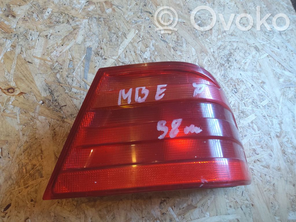 Mercedes-Benz E W210 Lampa tylna 