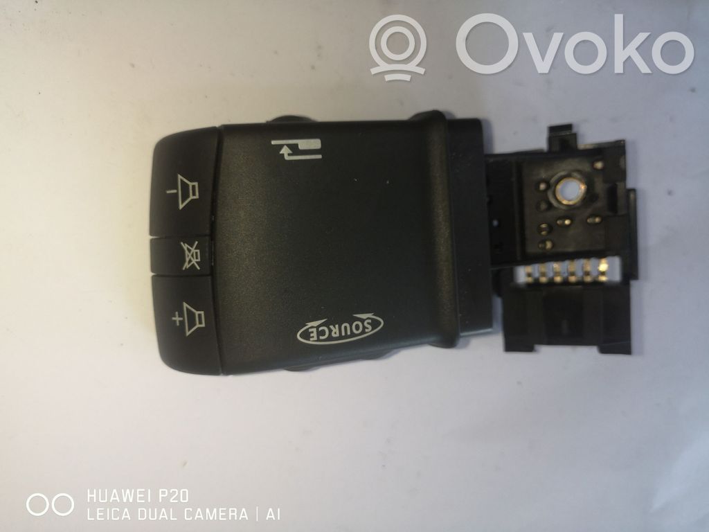 Renault Megane II Mando de control del sonido 