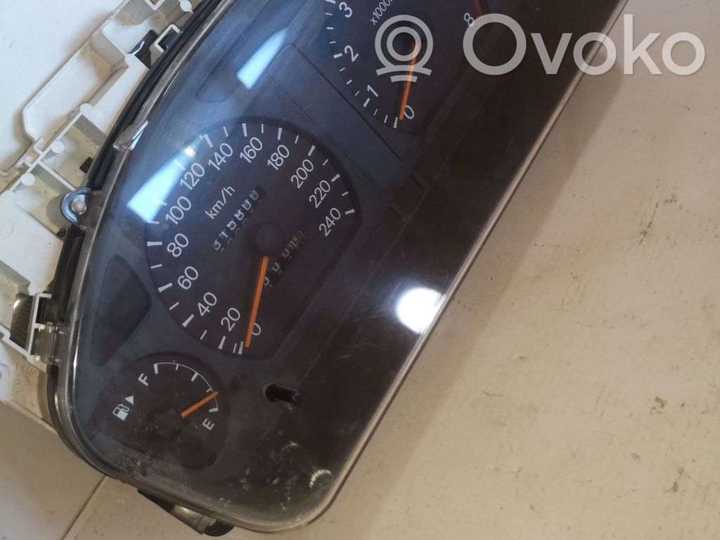 Mitsubishi Galant Speedometer (instrument cluster) 