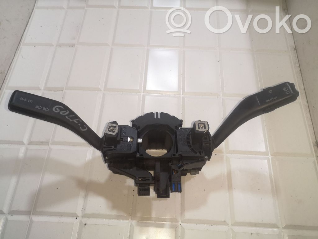 Volkswagen Golf V Wiper turn signal indicator stalk/switch 