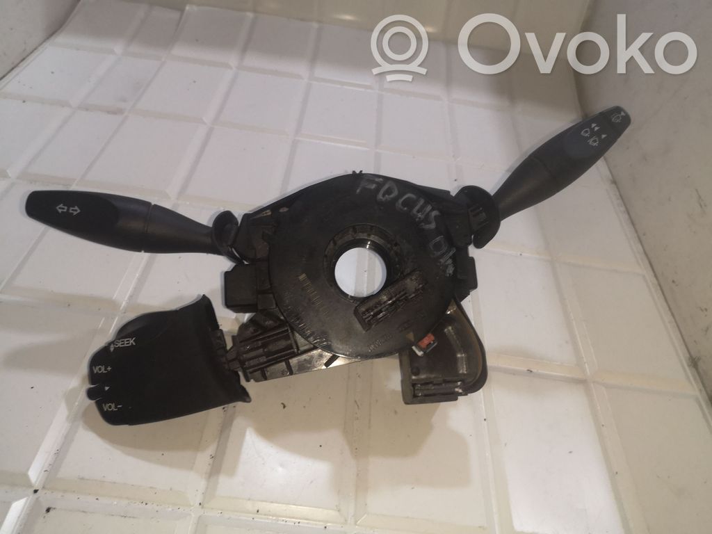 Ford Focus Wiper turn signal indicator stalk/switch 
