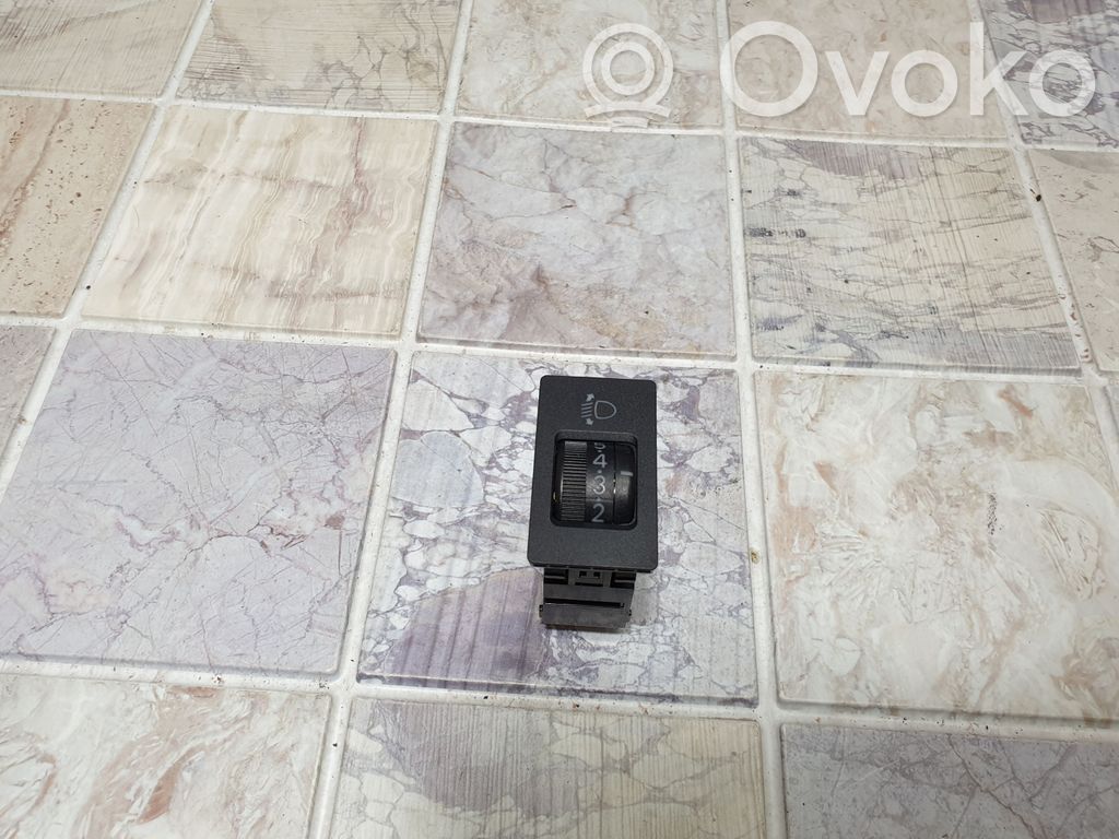 Toyota RAV 4 (XA20) Headlight level height control switch 