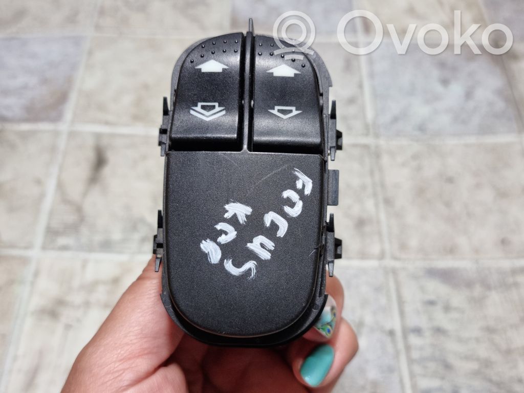 Ford Focus Electric window control switch 
