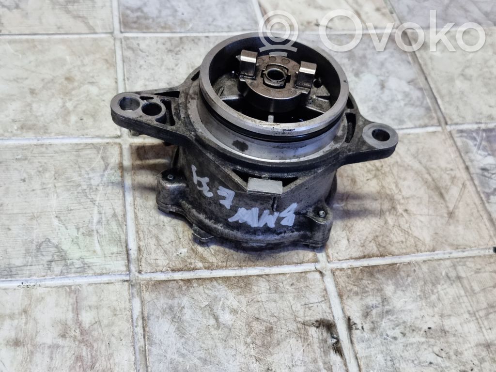 BMW 5 E39 Vacuum pump 