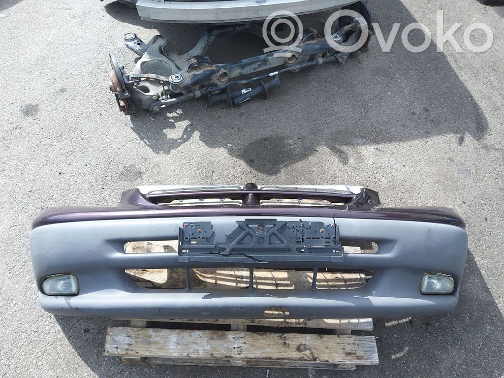 Chrysler Voyager Parachoques delantero 