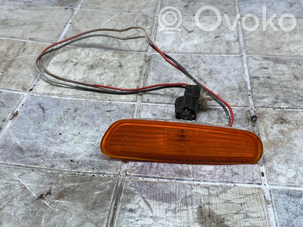Volvo S40, V40 Front fender indicator light 