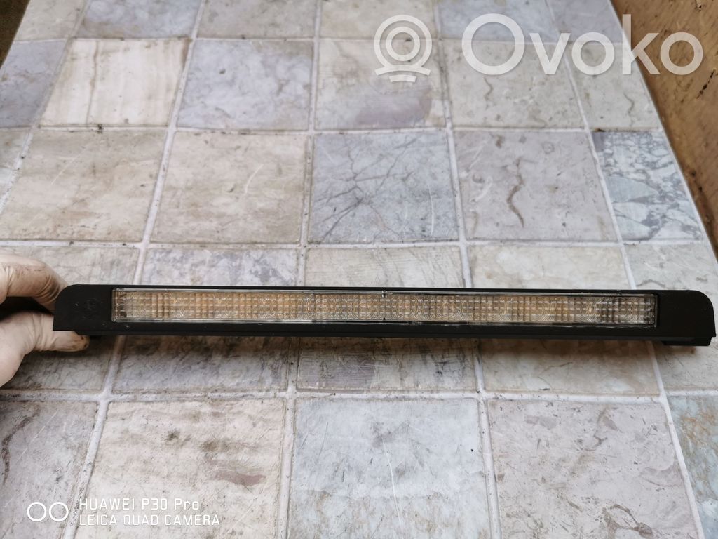 Nissan Almera Tino Third/center stoplight 