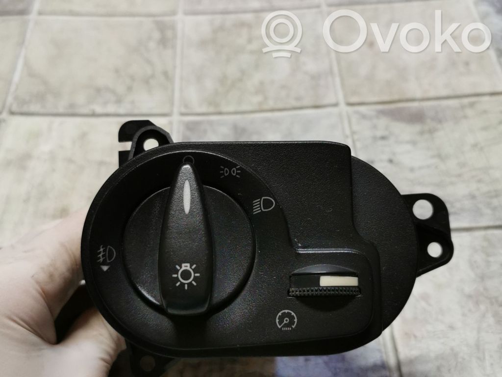 Ford Focus Light switch 