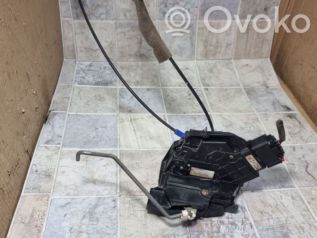 Mazda 5 Priekšpusē slēdzene 