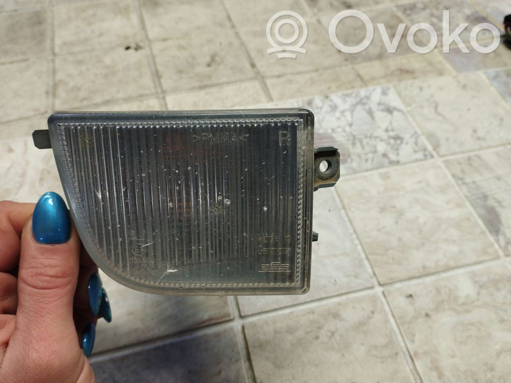 Volkswagen PASSAT B4 Front indicator light 