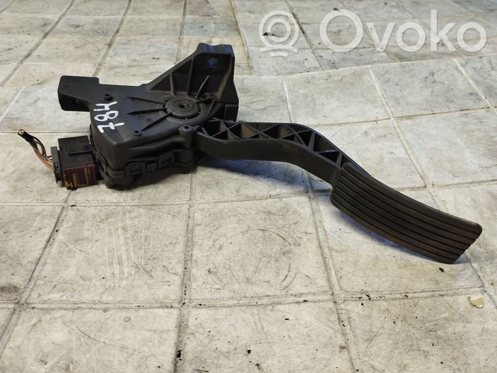 Mitsubishi Colt Accelerator throttle pedal 