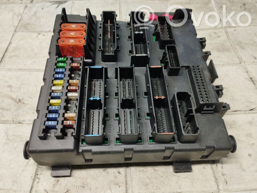 Opel Vectra C Fuse module 